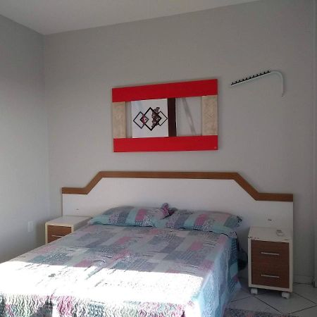 Ed. Ana Paula - Apartamentos Com 1 Dormitorio Бомбиньяс Экстерьер фото